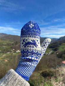  Porcelain Mittens